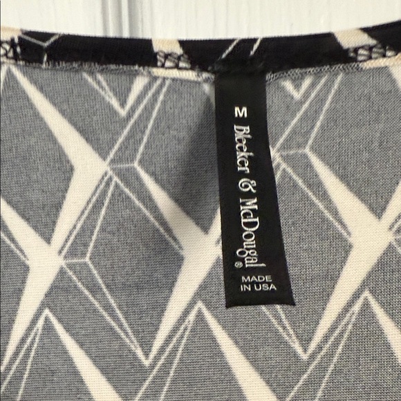 Bleeker & McDougal Chic Black and White Sequined Women's Tunic - Picture 2 of 4